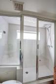 Beverly Hills Modern Guesthouse image 3